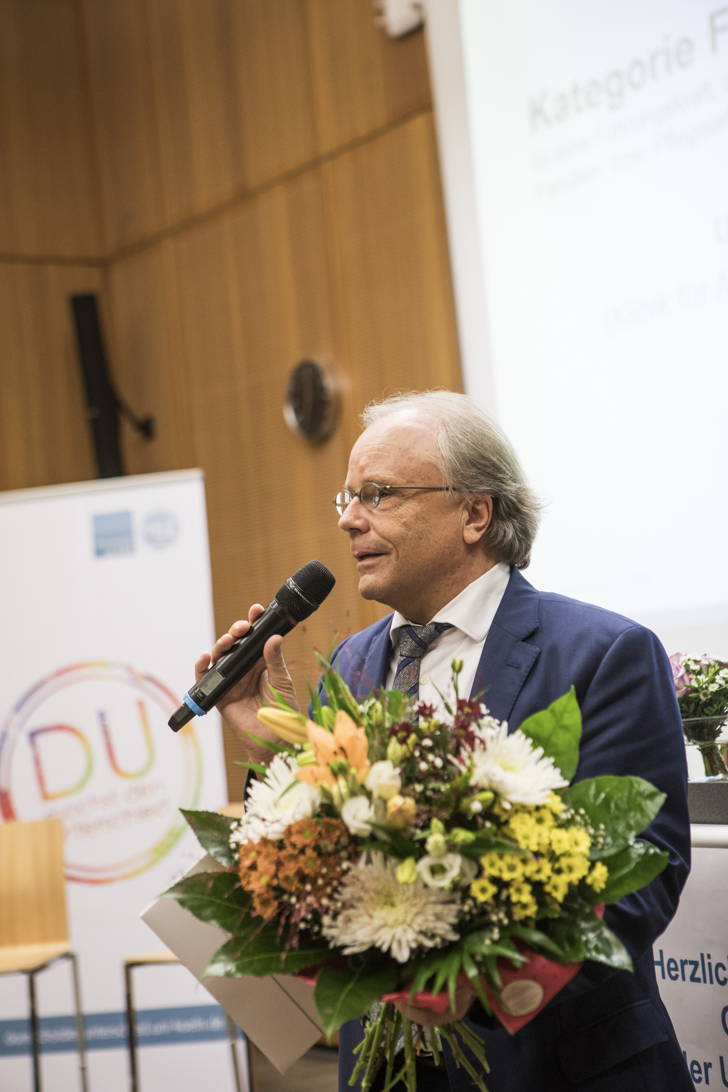 Professor Dr. med. Bernd W. Böttiger, Preisträger des Preises "Familienfreundliche Führung"